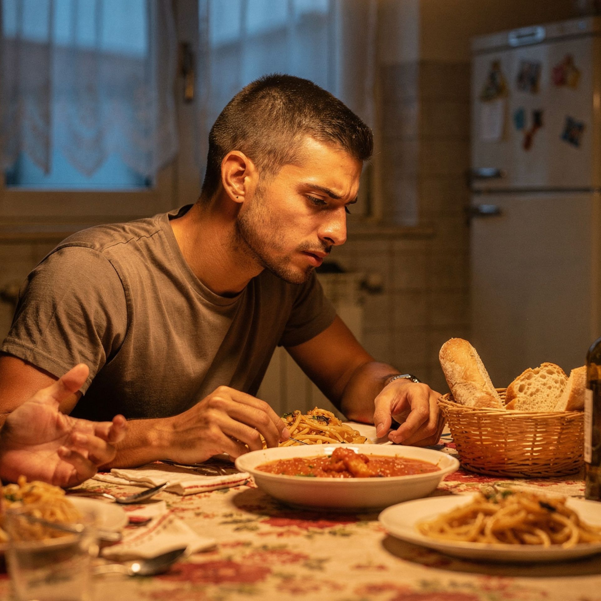 Racconti gay famiglia: Riccardo a cena a Bari